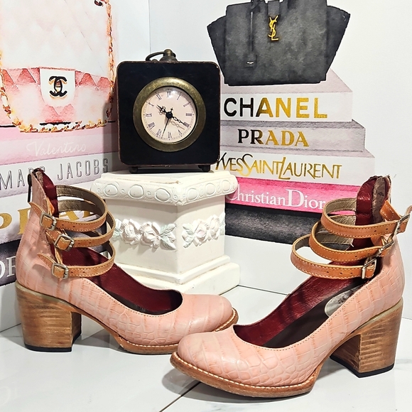 Freebird By Steven Randi In Pink Croco - Picture 2 of 8